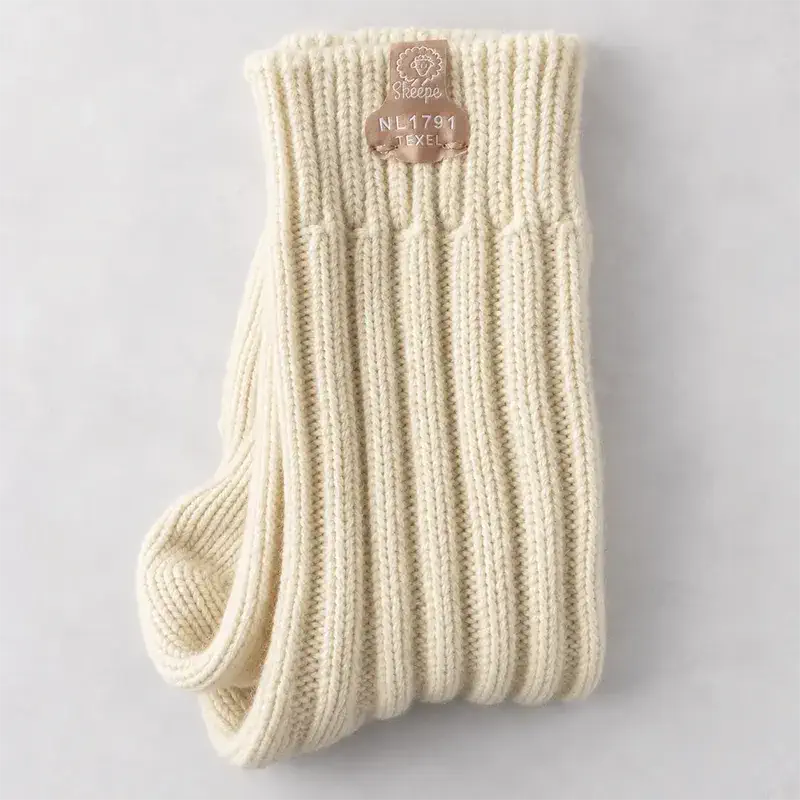 Skéépe witte wollen sokken | Middelhoog | Beige label
