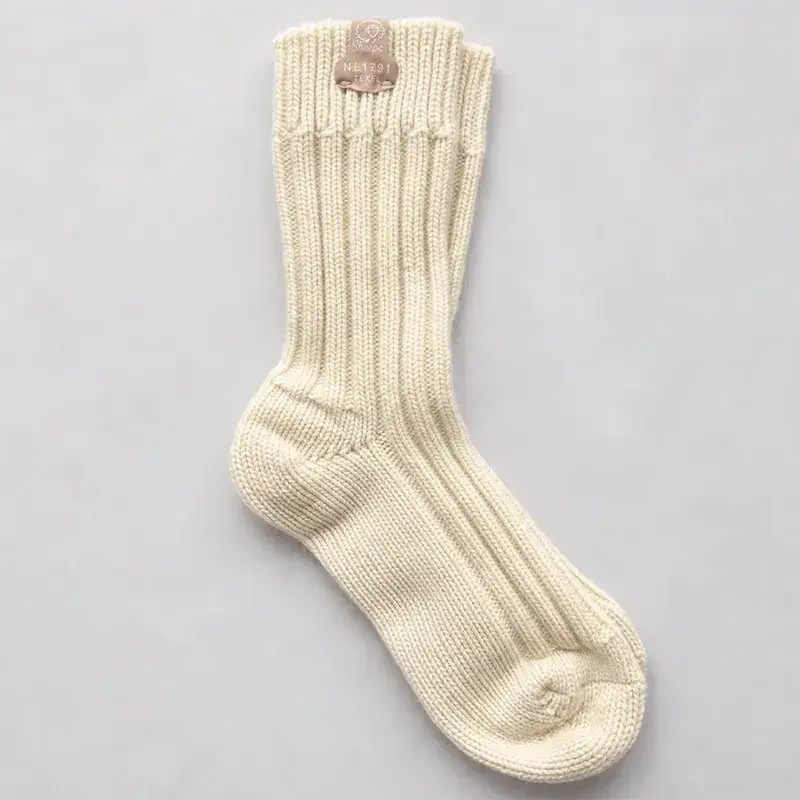 Skéépe witte wollen sokken | Middelhoog | Beige label