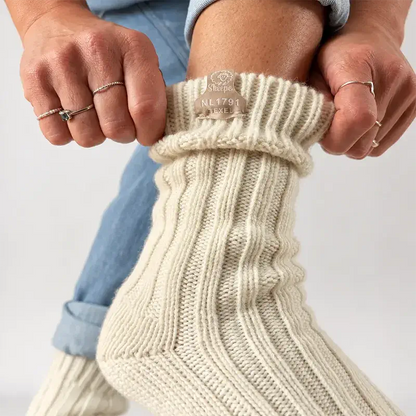 Skéépe witte wollen sokken | Middelhoog | Beige label